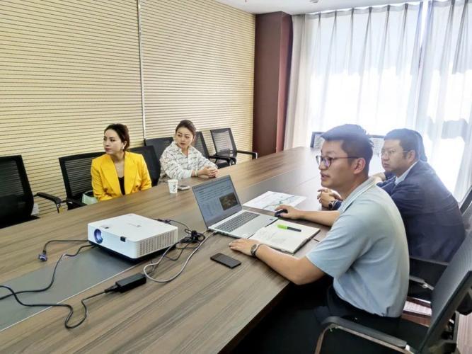 至上教育咨询集团到访兰州奥体中心进行合作洽谈